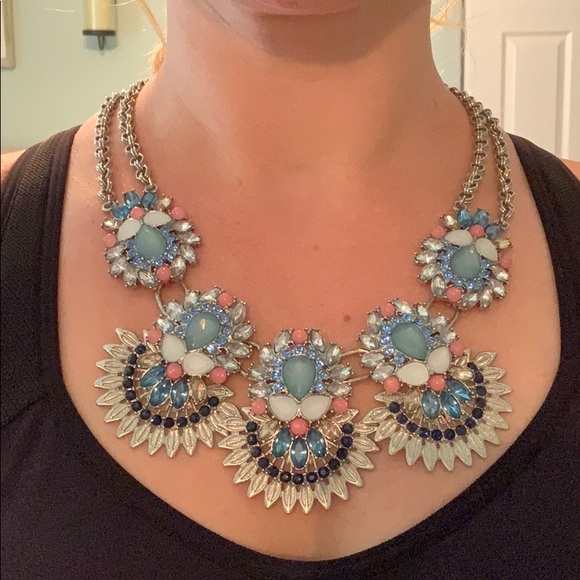 💎 Stunning Statement Necklace 💎 - Picture 7 of 7
